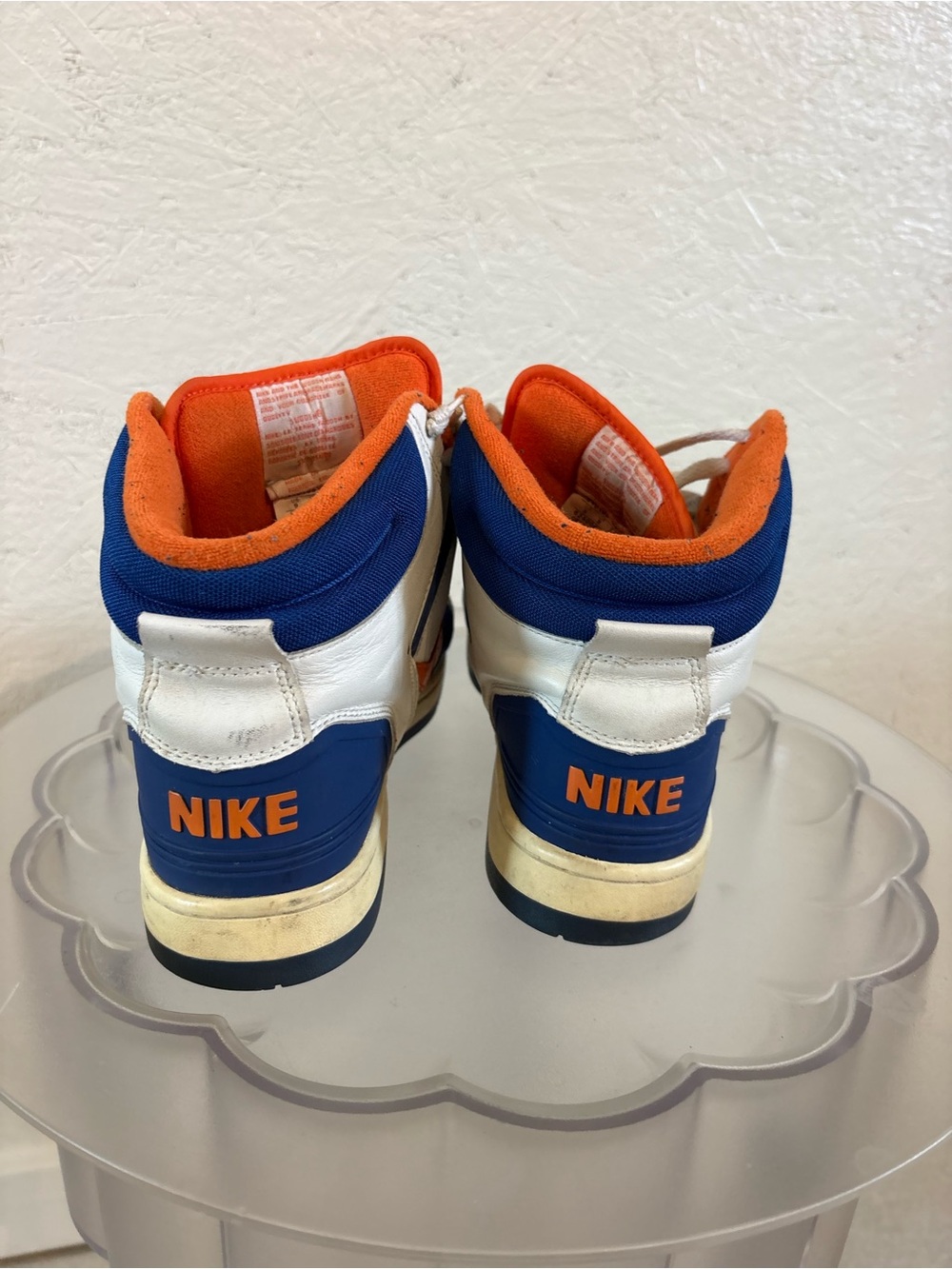 Vintage 90s New York Knicks Nike High-Top Sneakers in White, Orange & Blue - Picture 4 of 5